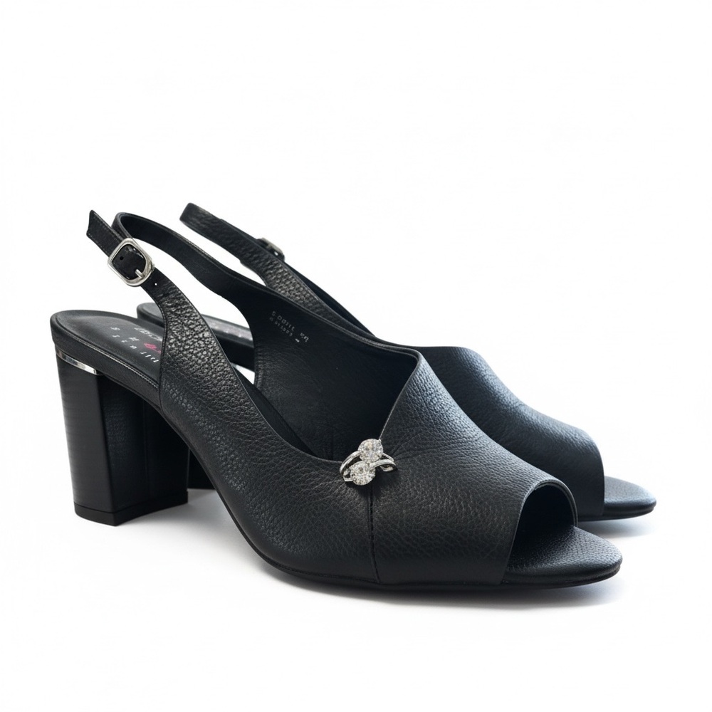 Chic Black Slingback Heels